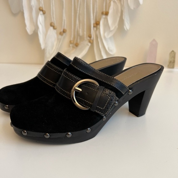 Liz Claiborne Black Suede Clogs - Picture 14 of 16